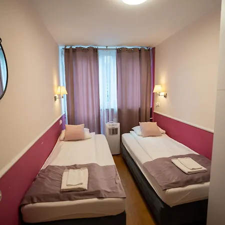 Grzybowska 9 *