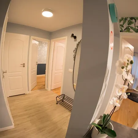 Grzybowska 9 * 바르샤바